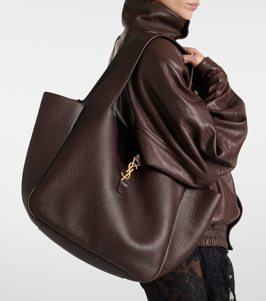 Empowerment in Every Stitch: The Modern Woman’s Luxury Essential